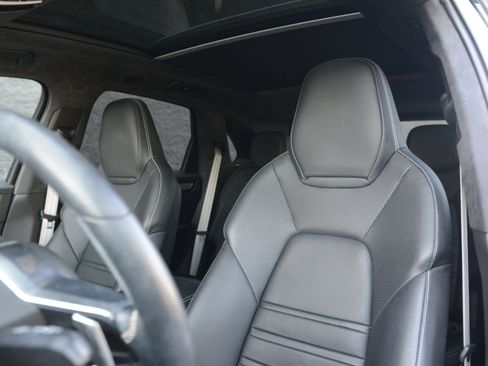Certified 2022 Porsche Cayenne GTS image 5
