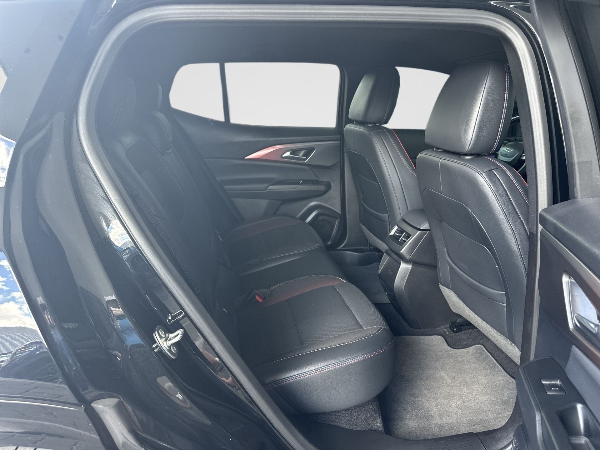 Certified 2024 Chevrolet Equinox EV RS FWD image 26