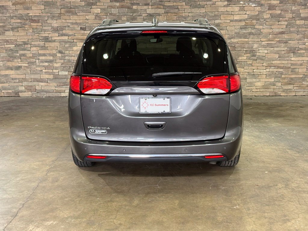 Used 2020 Chrysler Pacifica Touring-L Plus FWD image 7