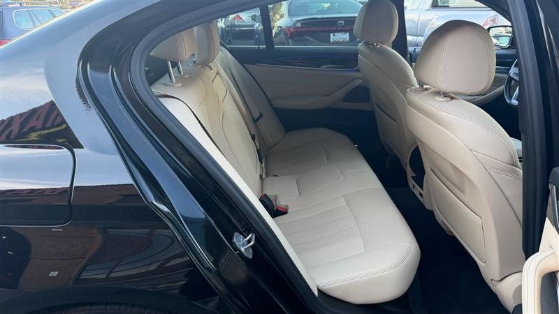 Used 2021 BMW 530i xDrive w/ Premium Package AWD/4WD image 10