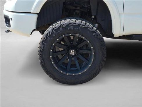 Used 2017 Nissan Titan PRO-4X AWD/4WD image 9