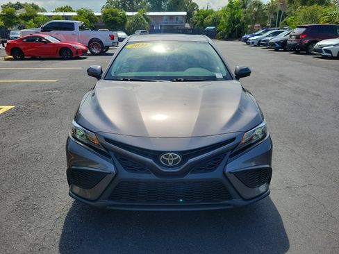 Used 2021 Toyota Camry SE FWD image 4