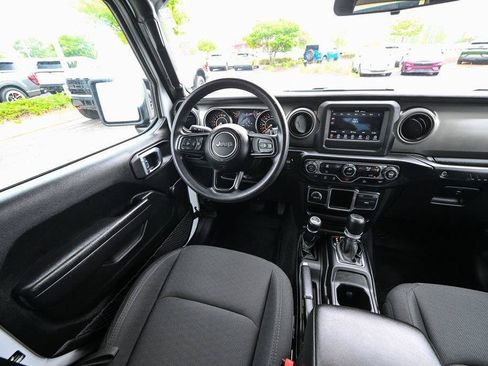 Used 2022 Jeep Wrangler Sport AWD/4WD image 26