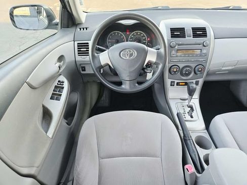 Used 2011 Toyota Corolla LE FWD image 7