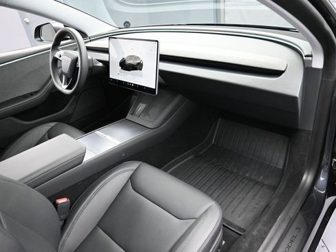 Used 2024 Tesla Model 3 Standard Range image 30