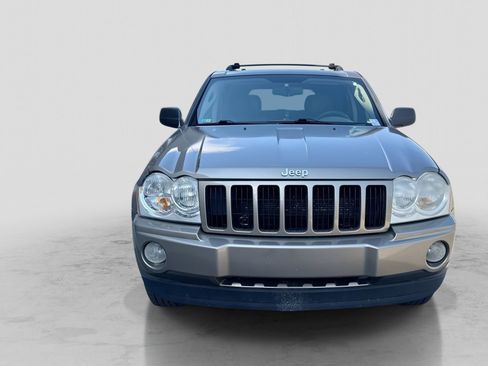 Used 2005 Jeep Grand Cherokee Laredo AWD/4WD image 9