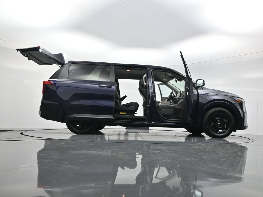 Used 2025 Kia Carnival FWD image 53
