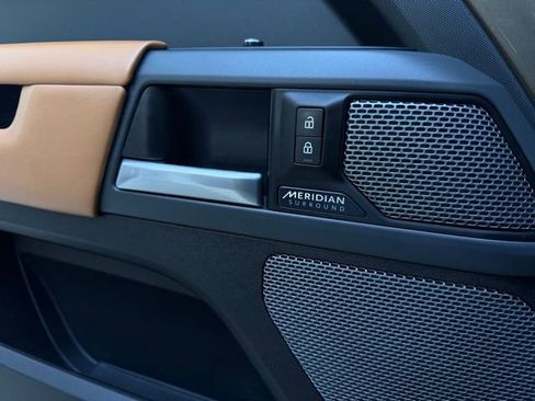 Certified 2020 Land Rover Defender 110 X image 15