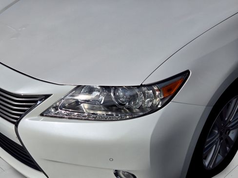 Used 2014 Lexus ES 350 w/ Premium Package FWD image 10