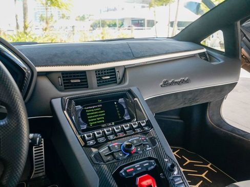 Used 2020 Lamborghini Aventador SVJ image 71