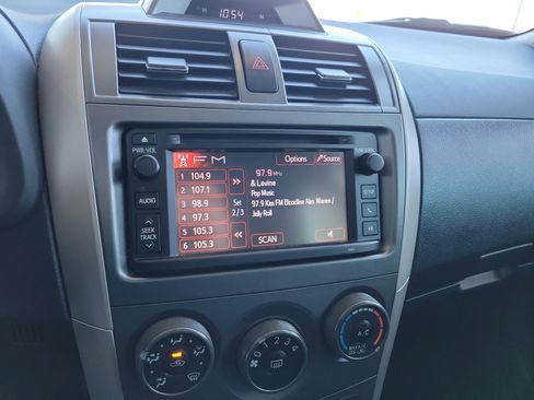 Used 2013 Toyota Corolla S image 20