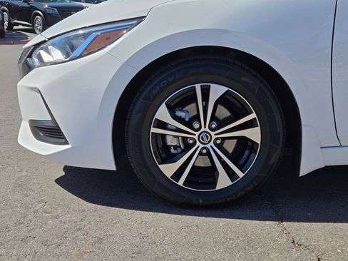 Certified 2023 Nissan Sentra SV FWD image 9