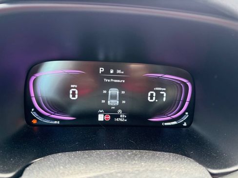 Certified 2025 Kia Soul LX w/ LX Technology Package FWD image 11