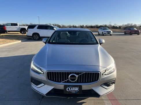 Used 2022 Volvo S60 B5 Inscription w/ Climate Package image 2