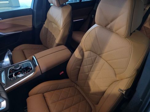 New 2026 BMW X5 sDrive40i w/ Climate Comfort Package RWD image 9