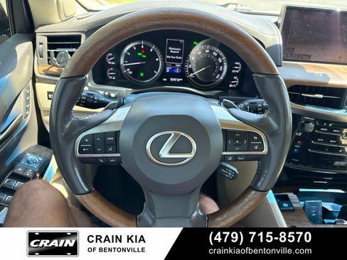 Used 2016 Lexus LX 570 4WD w/ Luxury Package image 28