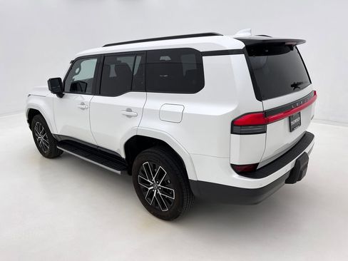 Used 2024 Lexus GX 550 image 9