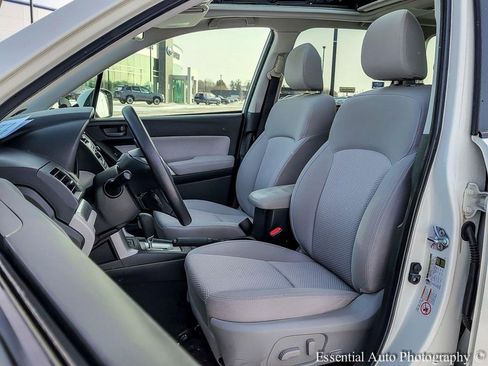 Used 2015 Subaru Forester 2.5i Premium image 8