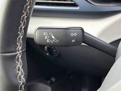 Used 2022 Volkswagen Taos SE image 20