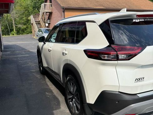 Used 2021 Nissan Rogue SL w/ Premium Package AWD/4WD image 4