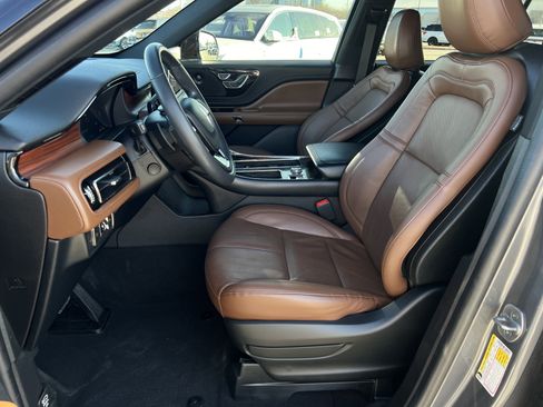 Used 2022 Lincoln Aviator Reserve w/ Elements Package Plus image 28