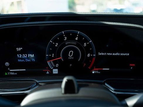 Used 2024 Cadillac Escalade V w/ LPO, ONYX Package image 35