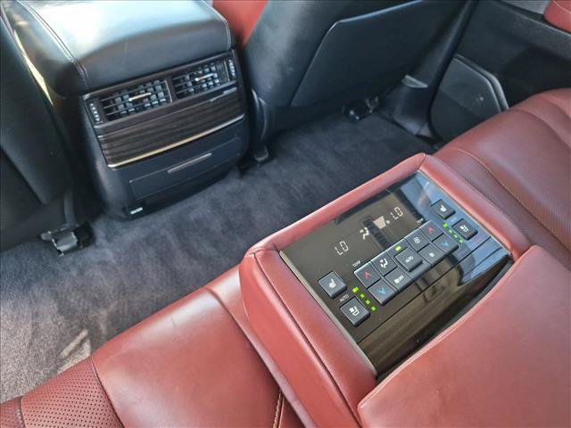 Used 2017 Lexus LX 570 4WD w/ Luxury Package image 19