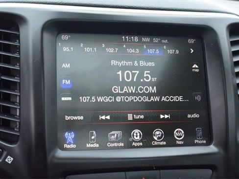 Used 2015 Jeep Cherokee Limited image 28