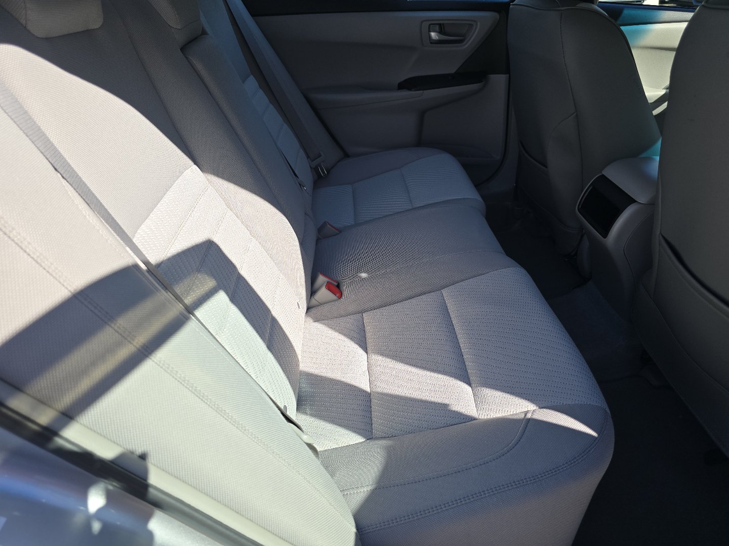 Used 2016 Toyota Camry LE FWD image 15