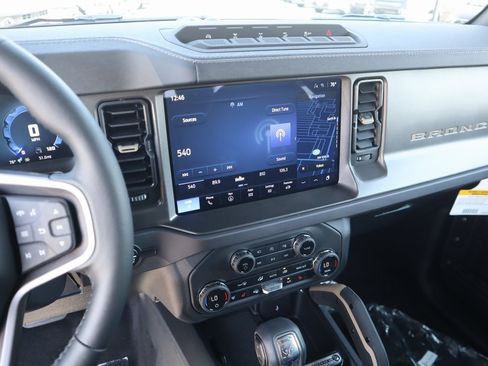 New 2025 Ford Bronco Badlands image 5