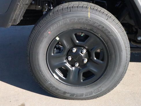 New 2026 Jeep Gladiator Sport image 17