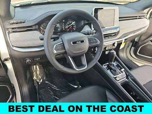 New 2026 Jeep Compass Latitude image 15