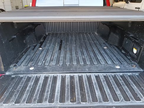 Used 2022 Toyota Tacoma TRD Off-Road w/ Technology Package AWD/4WD image 19