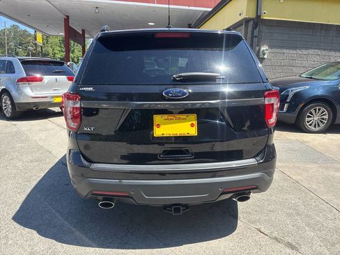 Used 2019 Ford Explorer XLT w/ Equipment Group 202A FWD image 6