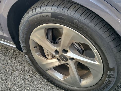 Used 2026 Genesis GV70 2.5T Select image 4