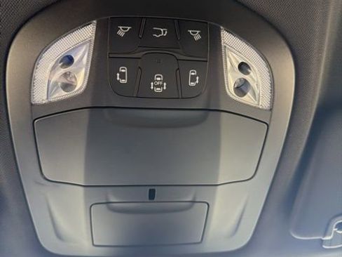 New 2026 Chrysler Pacifica Select image 26