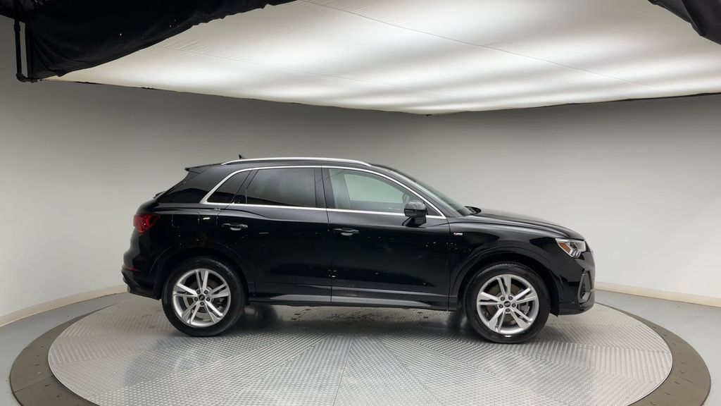Used 2021 Audi Q3 2.0T Premium Plus w/ Premium Plus Package AWD/4WD image 9