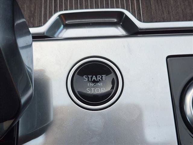 Used 2023 Land Rover Range Rover Autobiography AWD/4WD image 13