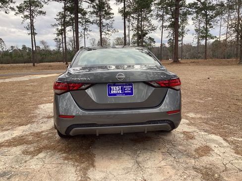 Used 2024 Nissan Sentra SV image 4