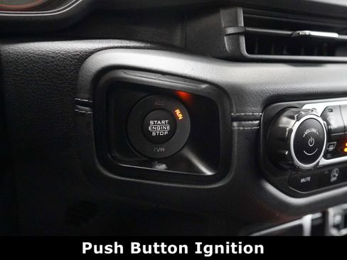 Used 2024 Jeep Wrangler Sahara image 8