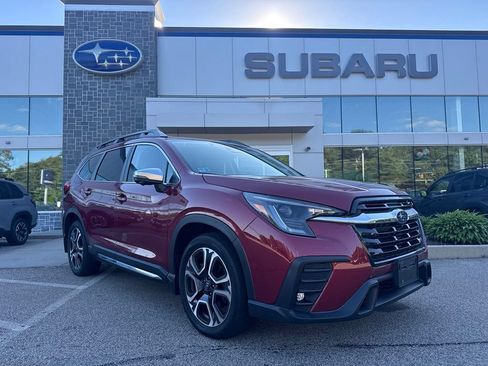Used 2023 Subaru Ascent Limited w/ Technology Package AWD/4WD image 1