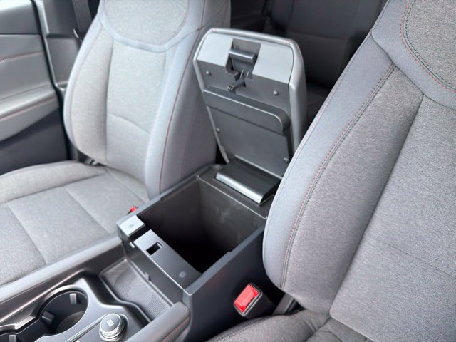 Used 2027 Ford Explorer Active AWD/4WD image 24
