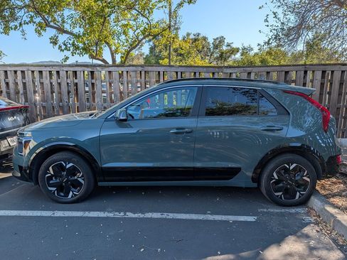 Used 2024 Kia Niro Wind FWD image 2