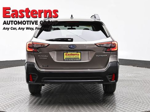 Used 2022 Subaru Outback Premium image 6