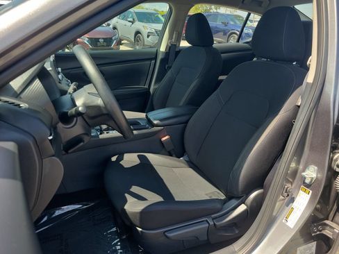 Certified 2025 Nissan Sentra S FWD image 14