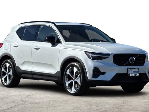 New 2026 Volvo XC40 B5 Plus w/ Protection Package Premier image 9