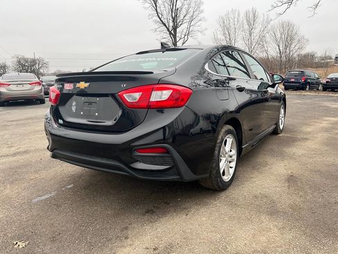 Used 2017 Chevrolet Cruze LT w/ Convenience Package image 5