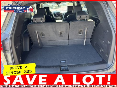 Used 2022 Chevrolet Traverse LT image 7