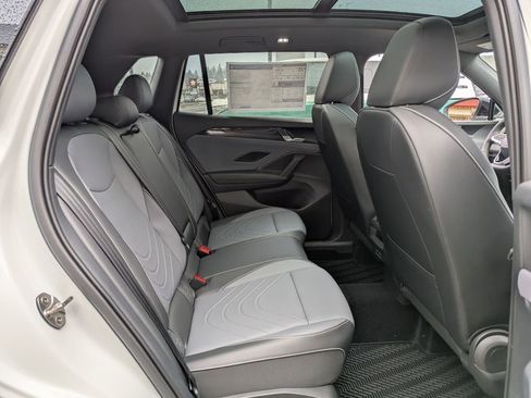 New 2026 Volkswagen Tiguan SE R-Line AWD/4WD image 32