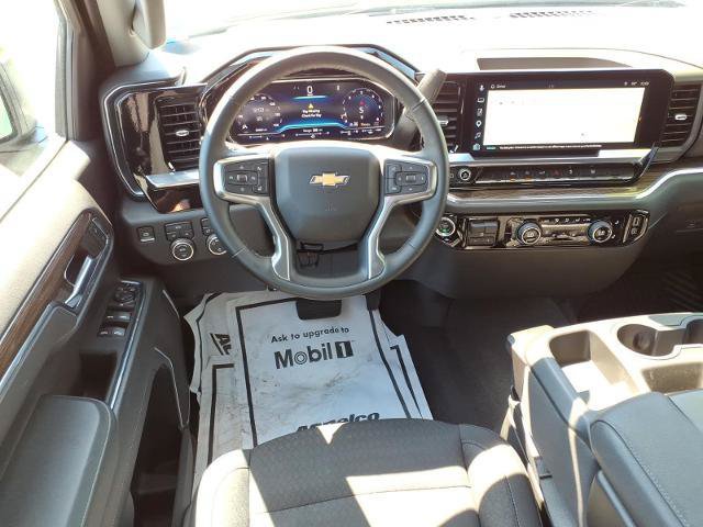 Used 2024 Chevrolet Silverado 1500 LT AWD/4WD image 11